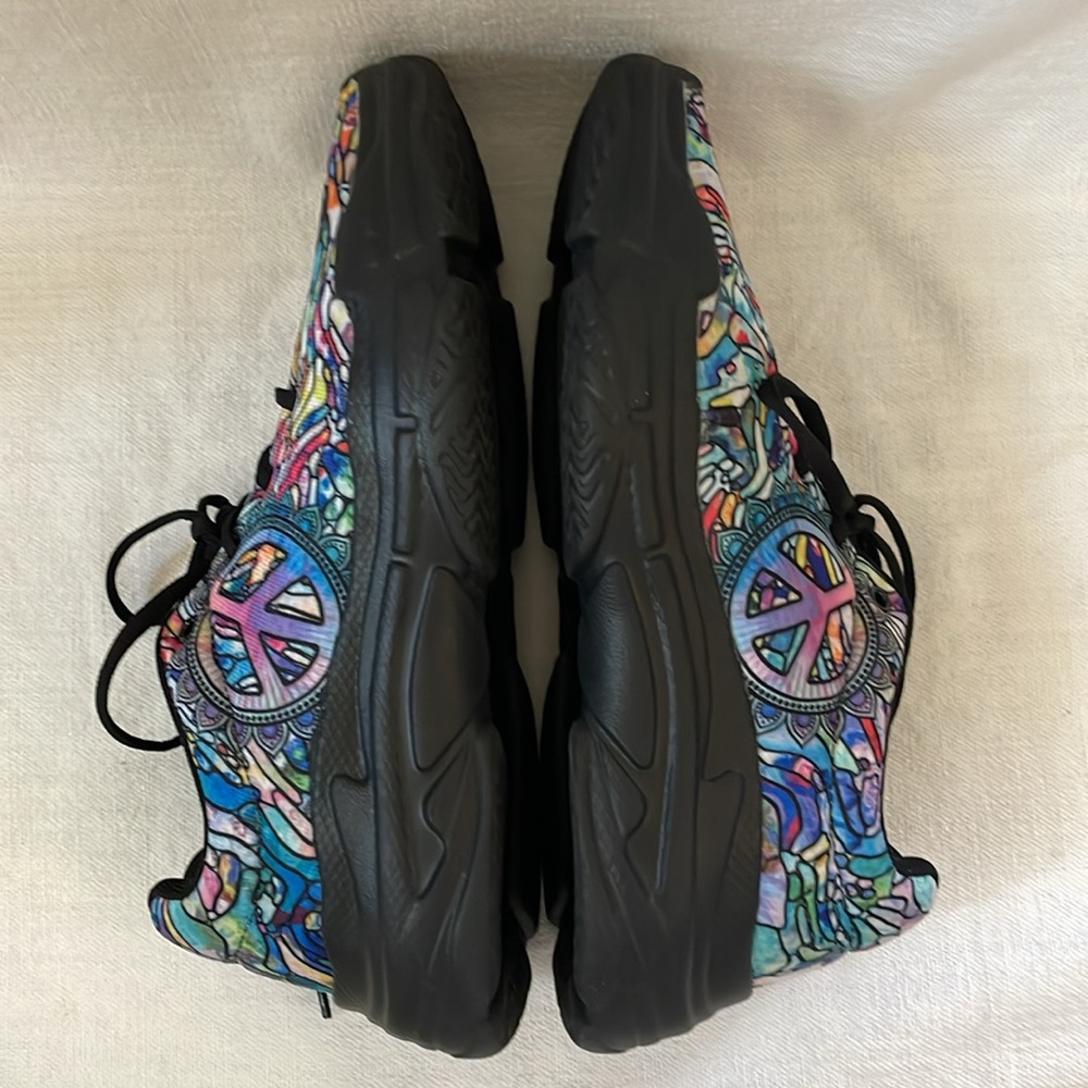 - Yes We Vibe sneakers in colorful stained glass print with peace sign. Wo… - Picture 4 of 8